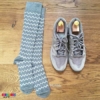 Baumwoll-Stützstrümpfe, grau mit weißem Zickzack-Muster, im xunt Onlineshop