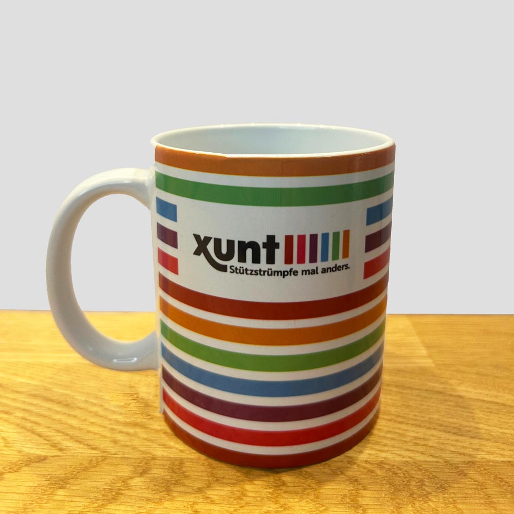 bunt gestreifte Kaffeetasse von xunt